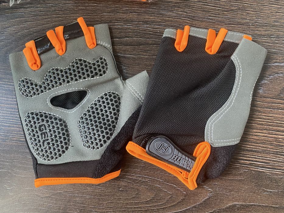 Спортперчатки без пальцев