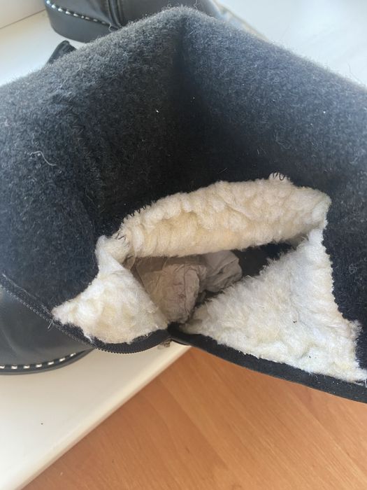 Продас зимові ботінки