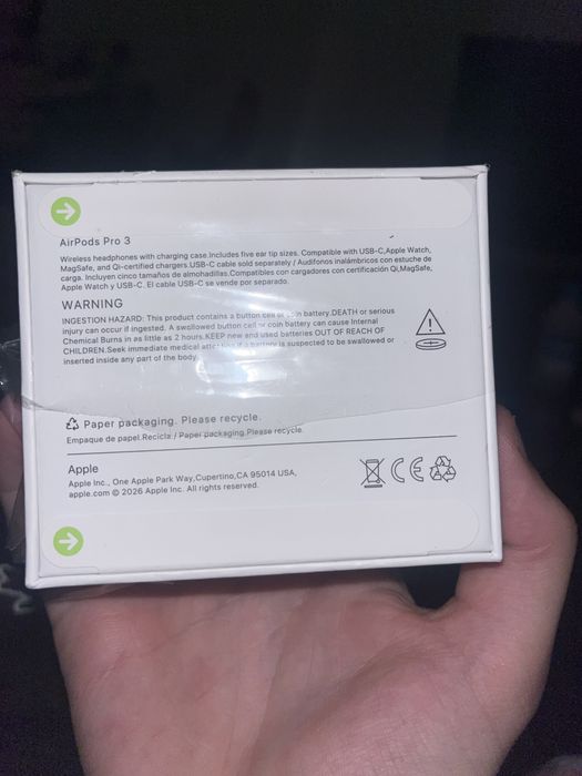 Airpods pro 3.