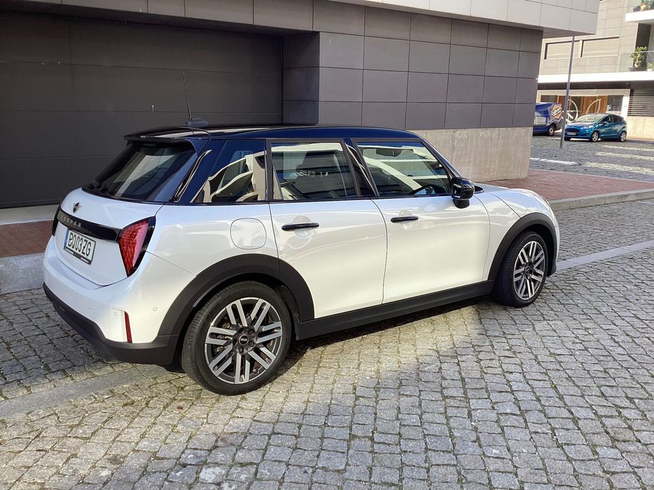 2025 Mini Cooper 5 Portas — photo 2