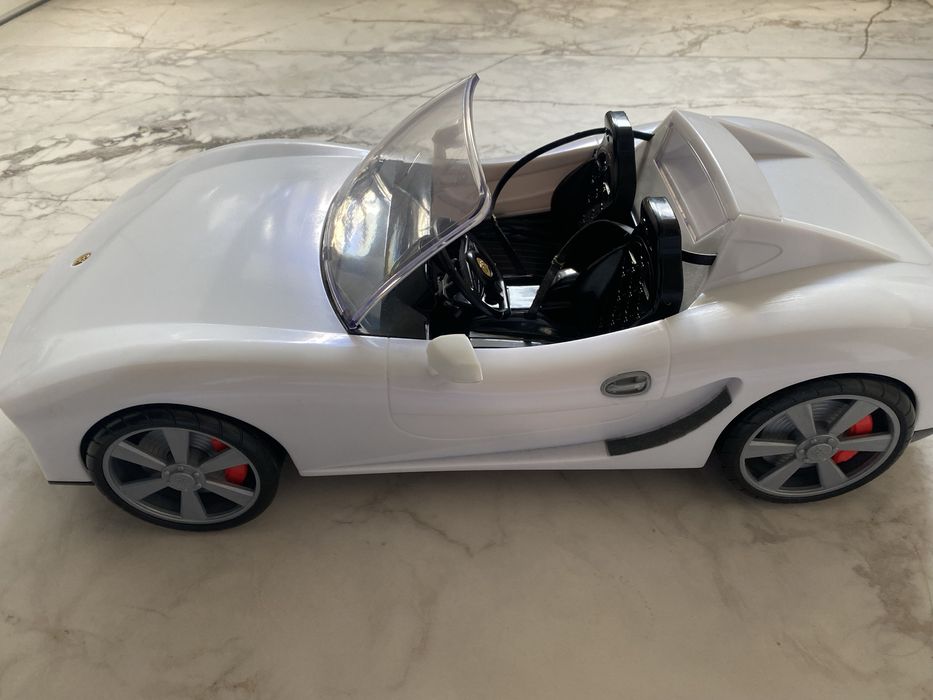 Rainbow High, samochód zmieniający kolor