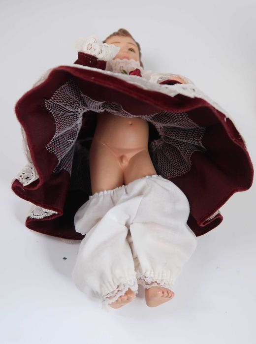 Menino Jesus, escultura antiga em porcelana