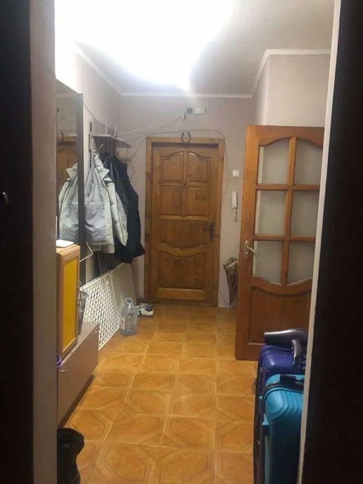 Продаж 3 кімнатної по вул. 8 березня