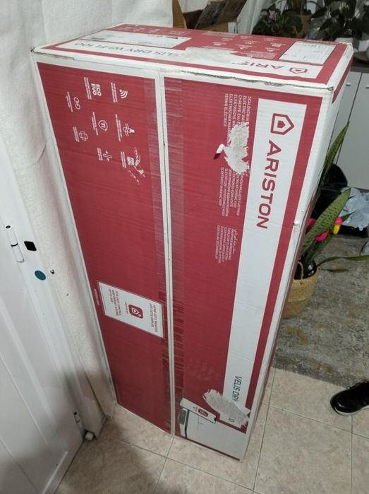 Termoacumulador  Ariston Velis  Tech Dry 100L