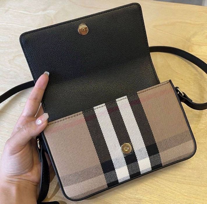 Сумка Burberry Hampshire On Chain Leather жіноча чорна женская