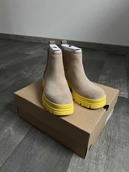 Ботинки жіночі 40 розмір UGG