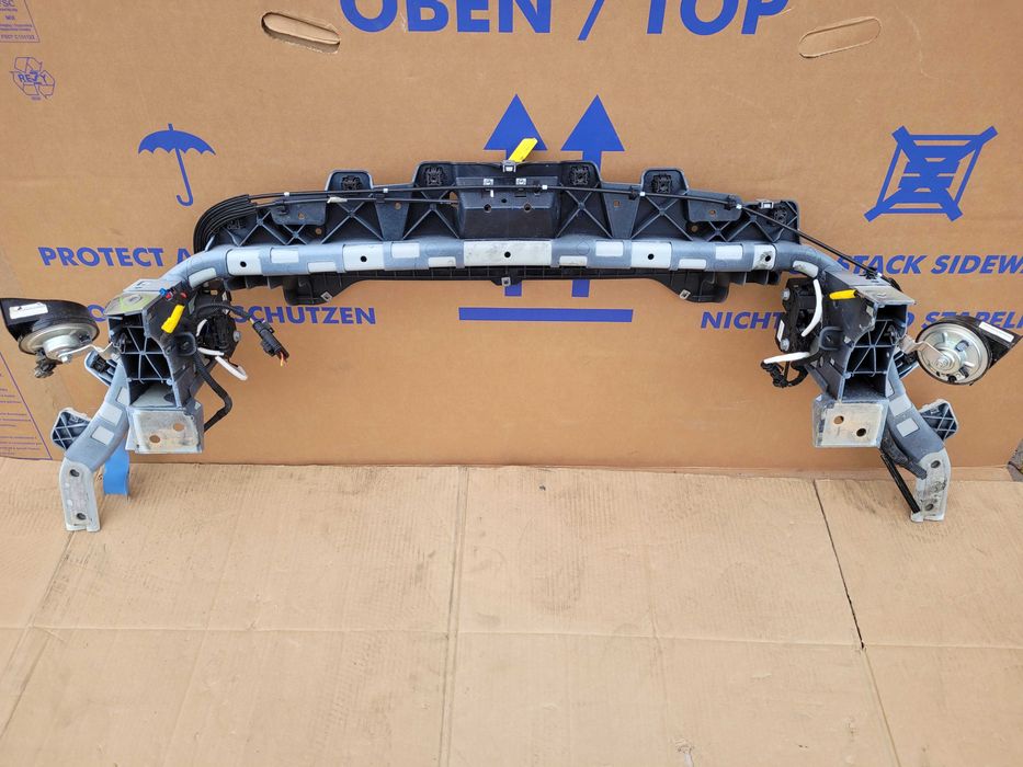 Maserati LEVANTE - pas przedni wzmocnienie czołowe belka górna 2 zamek