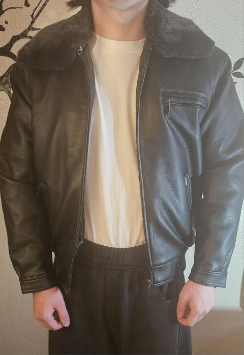 Зимова шкіряна куртка  розмір M