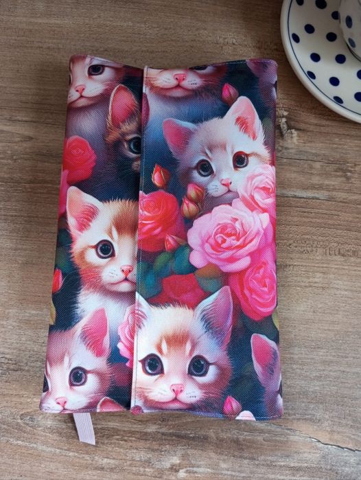 Otulacz na książki. Etui. Okładka.