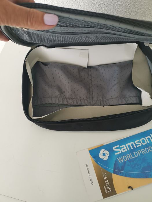 Necesserie  marca sansonite, novo e muito prático. 8