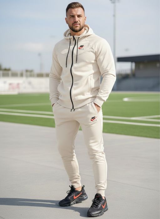 Спортивний чоловічий костюм з капюшоном