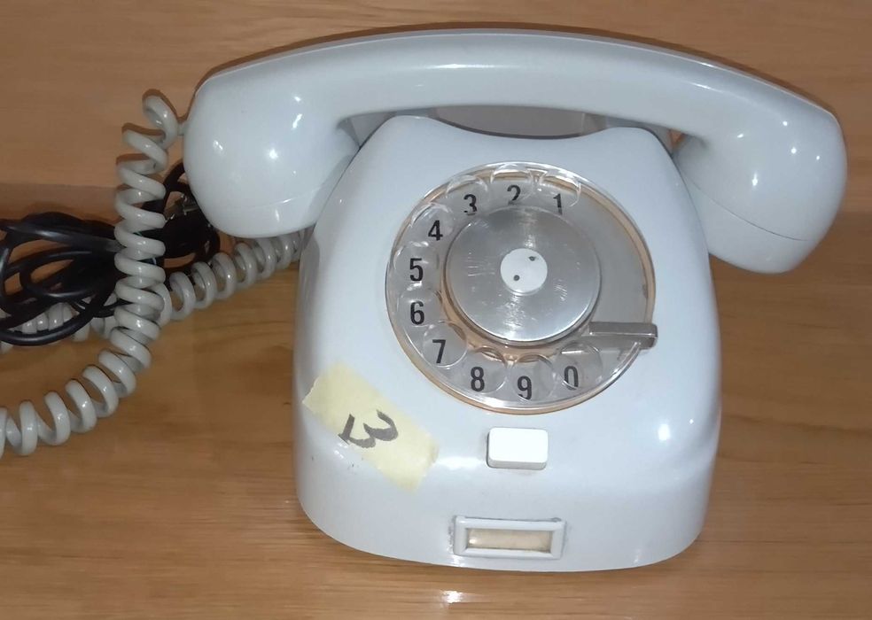 153 3 Telefon analogowy TESLA (1969) - NOWY
