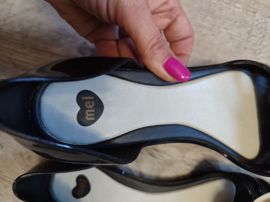 Buty Mel, Mel, mel
