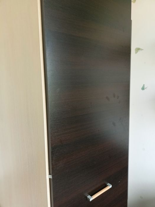 Zestaw mebli, szafa, komody.