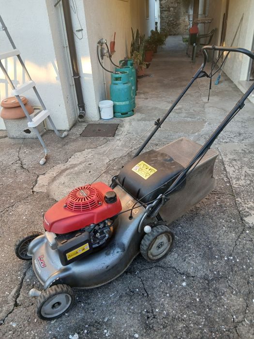 Maquina de cortar relva Honda