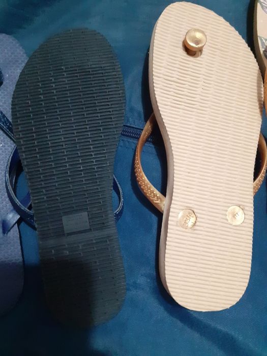 2 pares de chinelos havaianas  tam 35/36 NOVOS