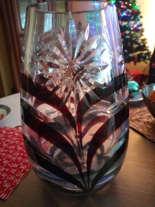 Kryształowy kolorowy wazon.