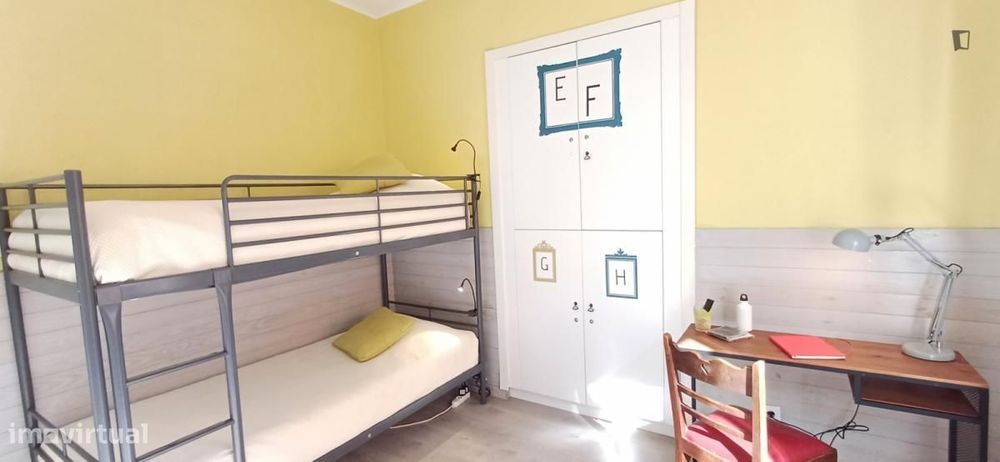 Quarto - localizado em Arroios Lisbon