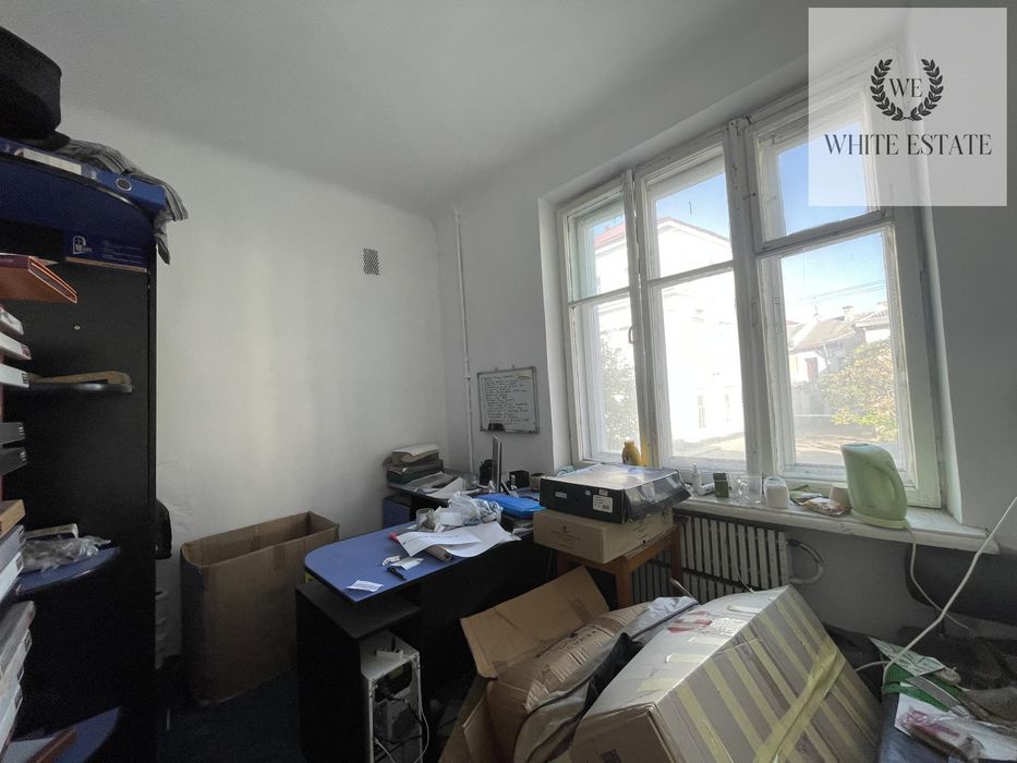 Продаж комерційного приміщення вул. Листопадова