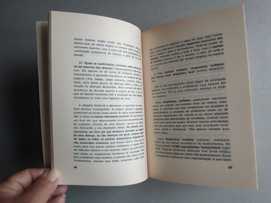 Livro "Curso Completo Teórico e Prático de Biologia Naturopática"