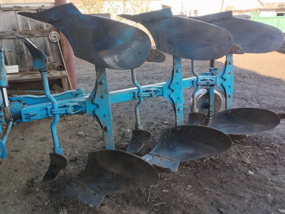 Плуг оборотний Lemkin