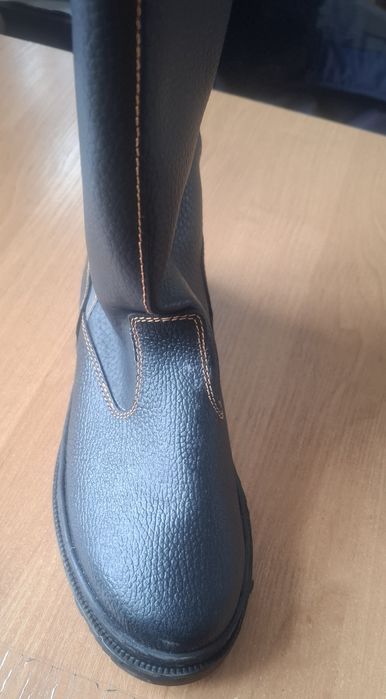 Рабочие сапоги мужские.