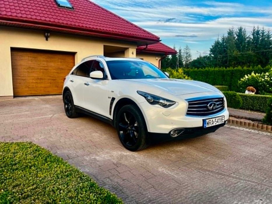 Infiniti QX70