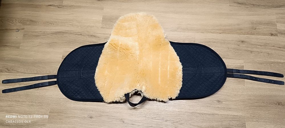 Pad do jazdy na oklep HoluHorseAustria owcza wełna