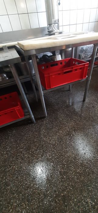 Stoły nierdzewne  z półką