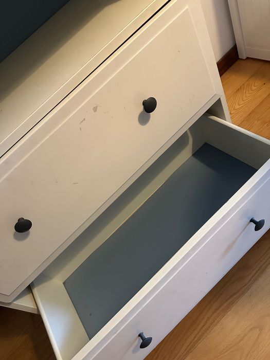 Cómoda IKEA criança