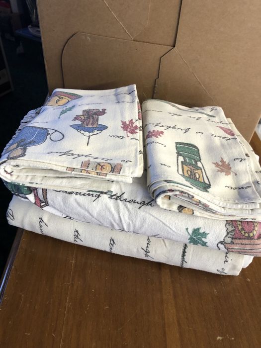 Conjunto de lencois e almofadas