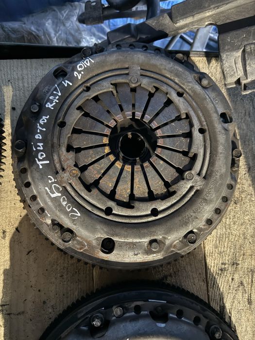 Демфер щепленя маховик Тойота Рав 4 Авенсіс 2.0 2.2 d4d d-cat