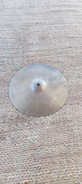 3 Pratos bateria 2 SABIAN 1 outro