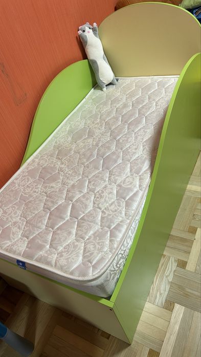 Продам детскую кроватку