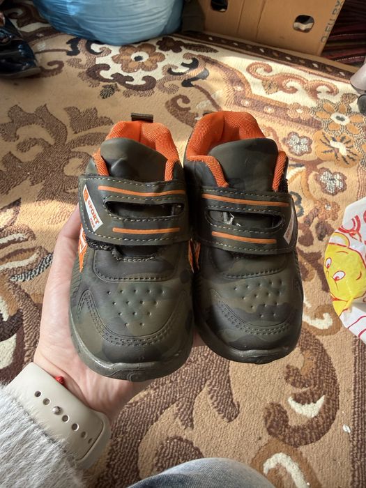 Продам дитячі кросівки 25 р.