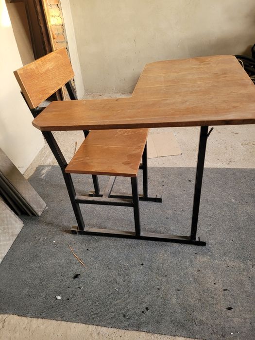 Учнівський стіл  зі стрільцем