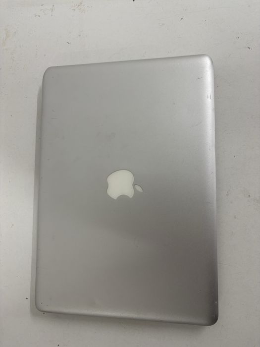 MacBook Pro 2011509936387690352641