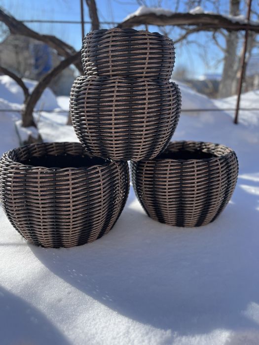 Кашпо ручної роботи з ротангу
