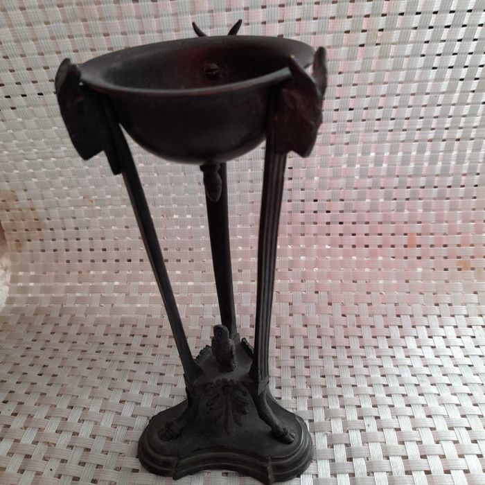 Lapa oliwna XlX w.  brąz