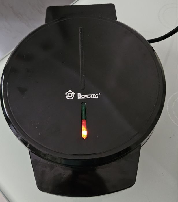Вафельниця  Domotec ms7710