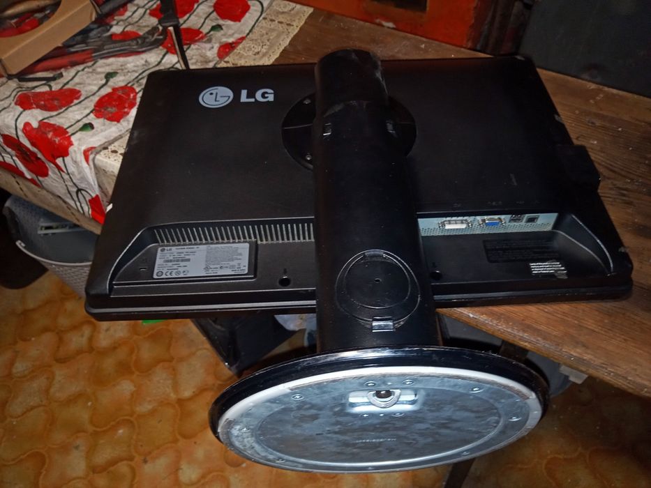 Monitor/Tv Lg Flatron W2600 H z podstawą(stan nieznany)