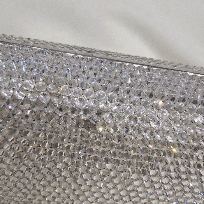 Клатч  со стразами в камнях