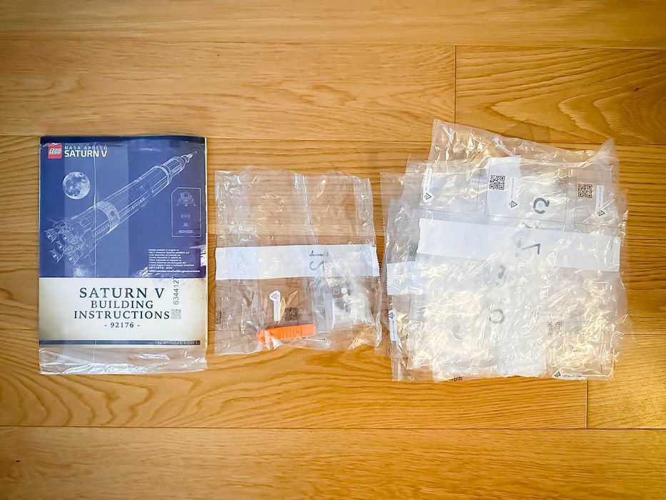LEGO 92176: NASA Apollo Saturn V (Opened/Used)