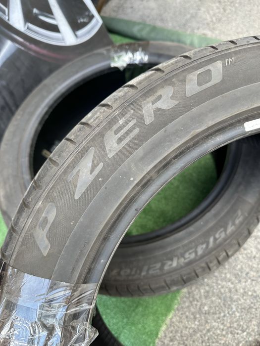 Шины  б/у пара 275/45 R21 Pirelli P zero 22г .
