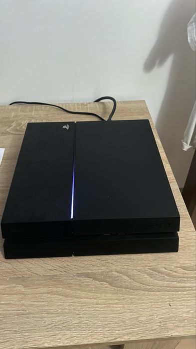 Продам PlayStation4 2 геймпада