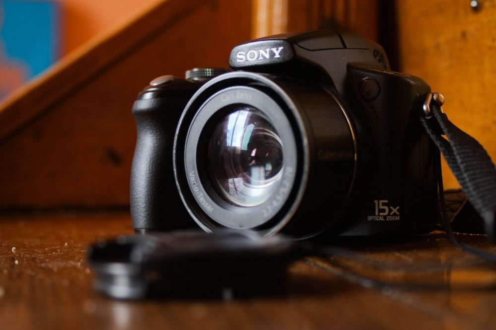 Фотоапарат Sony DSC h50