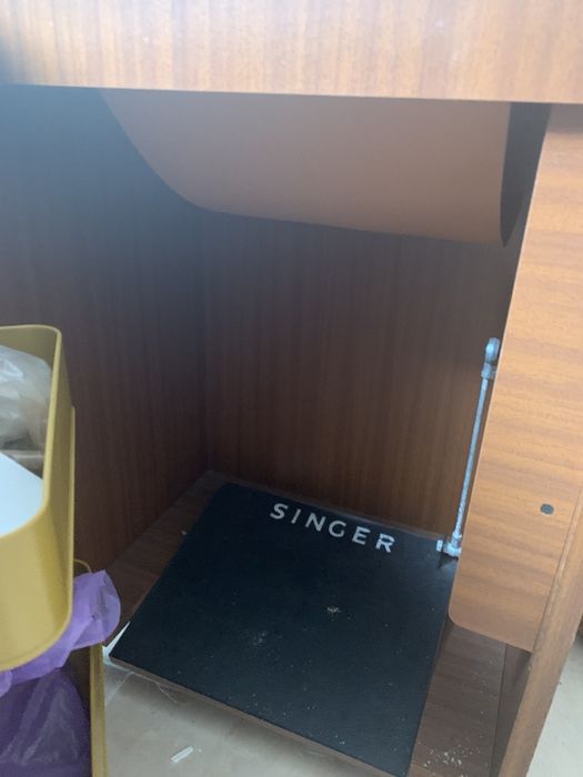 Máquina de Costura Singer