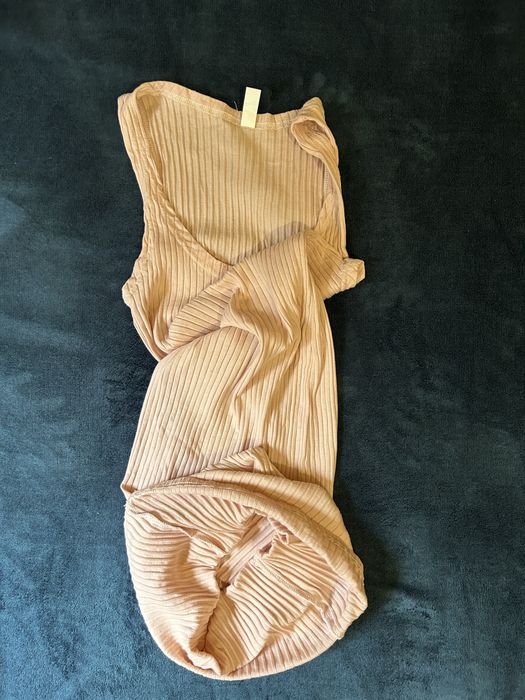 Vestido justi midi. Novo