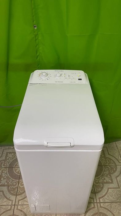 Пральна машина б/в вертикальная Electrolux 5.5 kg 1000 об/хвил  ewt 10