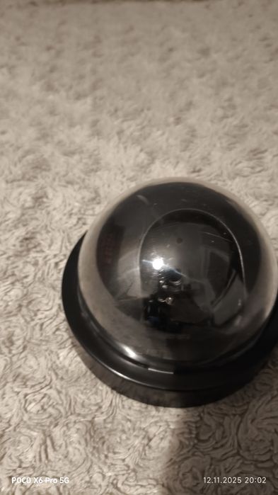 Atrapa kamery na baterie